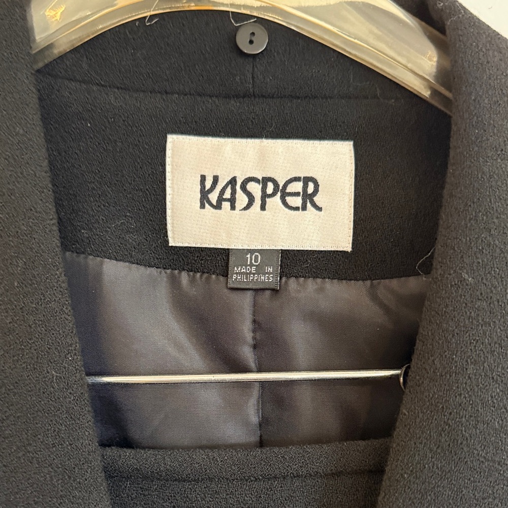 Kasper ASK Wool Black Suit size 10 VTG. NWT. Includes detachable fur collar. - Picture 3 of 11